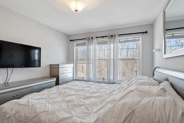 7 Lark Dr 202, Boston, MA 02126