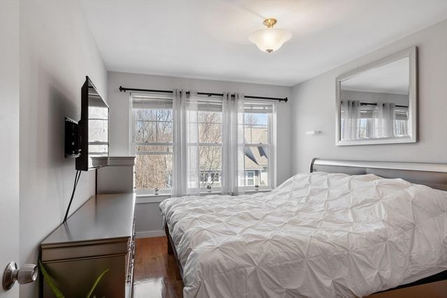 7 Lark Dr 202, Boston, MA 02126