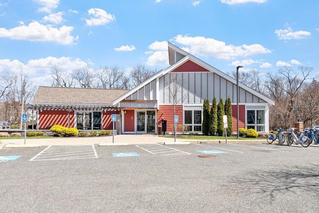 7 Lark Dr 202, Boston, MA 02126