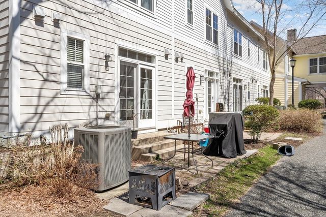 7 Lark Dr 202, Boston, MA 02126