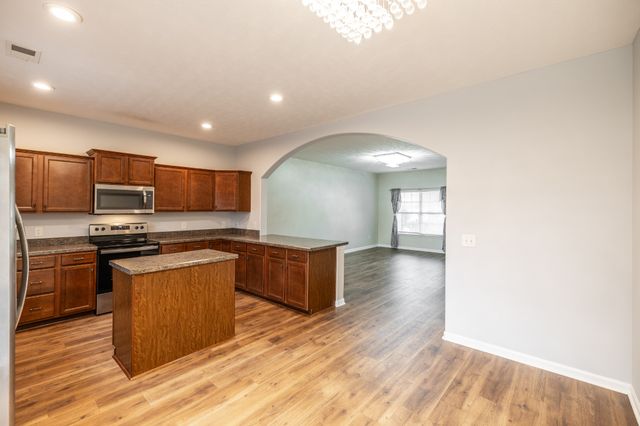 545 Callie Ave, Gallatin, TN 37066