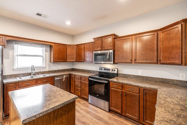 545 Callie Ave, Gallatin, TN 37066