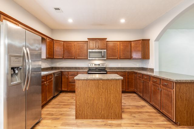 545 Callie Ave, Gallatin, TN 37066