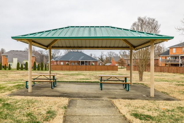 545 Callie Ave, Gallatin, TN 37066