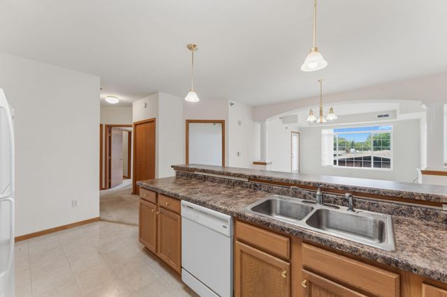 8200 W 33rd Street 302, Saint Louis Park, MN 55426