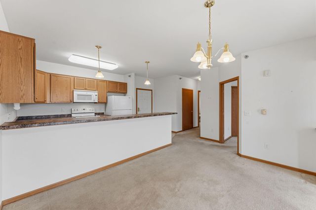 8200 W 33rd Street 302, Saint Louis Park, MN 55426