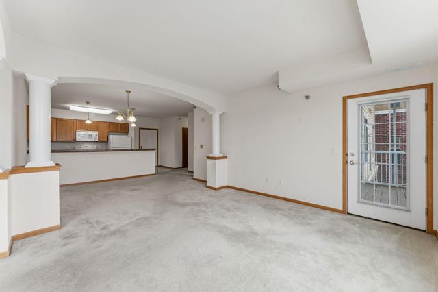 8200 W 33rd Street 302, Saint Louis Park, MN 55426