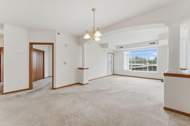 8200 W 33rd Street 302, Saint Louis Park, MN 55426