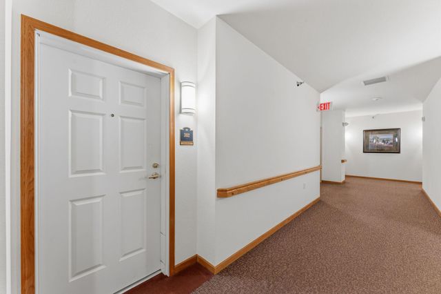 8200 W 33rd Street 302, Saint Louis Park, MN 55426