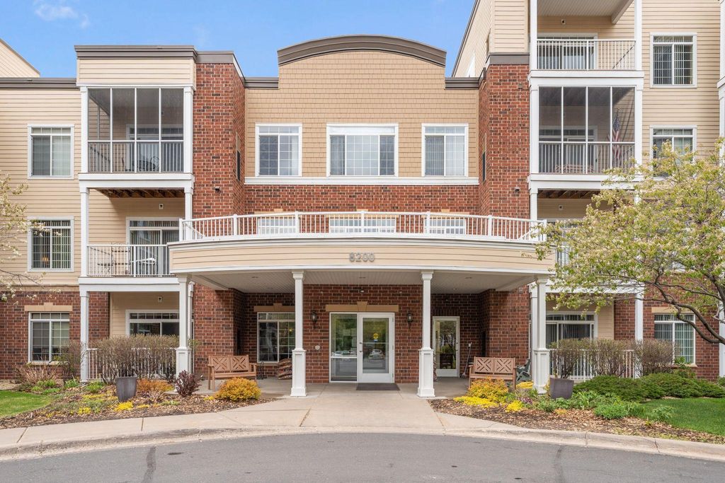 8200 W 33rd Street 302, Saint Louis Park, MN 55426