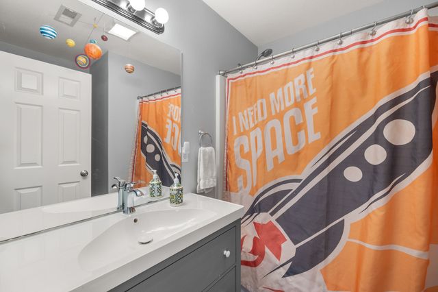 9414 Red Sunset Drive, West Des Moines, IA 50266
