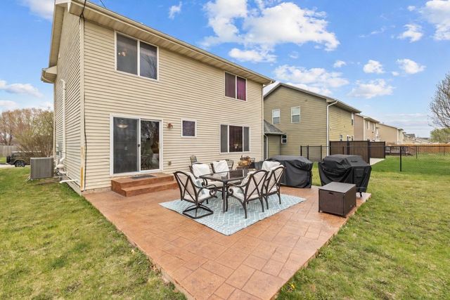 9414 Red Sunset Drive, West Des Moines, IA 50266