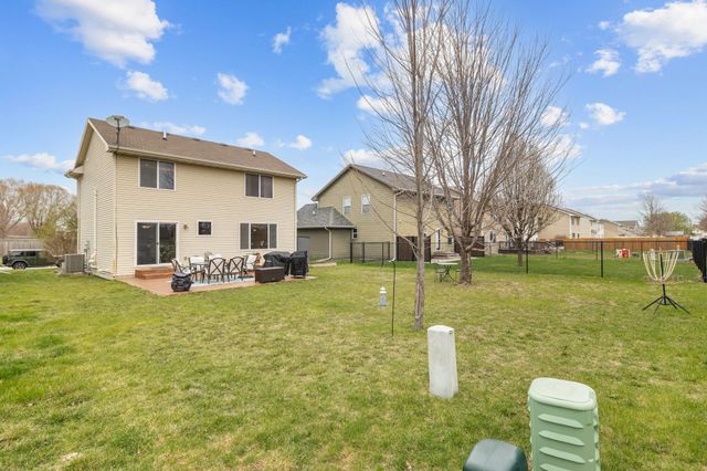 9414 Red Sunset Drive, West Des Moines, IA 50266