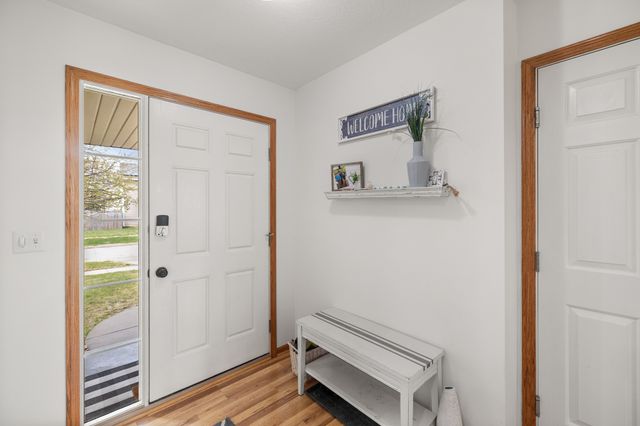 9414 Red Sunset Drive, West Des Moines, IA 50266
