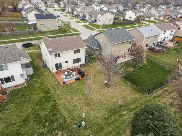 9414 Red Sunset Drive, West Des Moines, IA 50266
