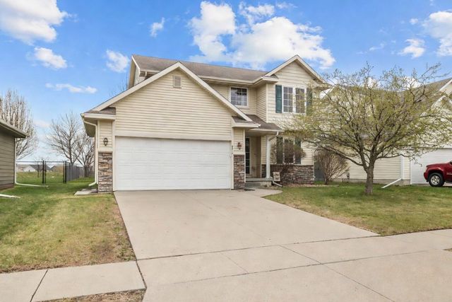 9414 Red Sunset Drive, West Des Moines, IA 50266