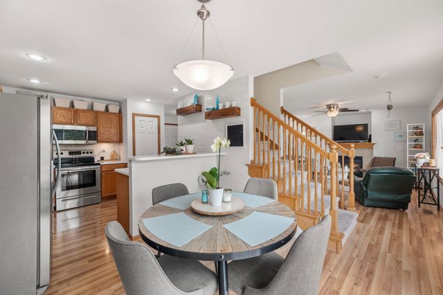 9414 Red Sunset Drive, West Des Moines, IA 50266