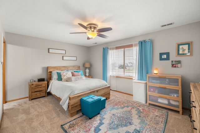 9414 Red Sunset Drive, West Des Moines, IA 50266
