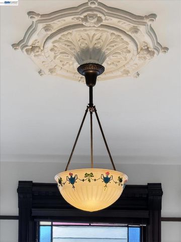 2214 2214 Clinton Ave, Alameda, CA 94501