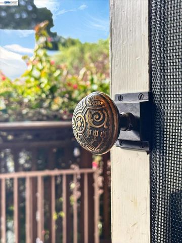 2214 2214 Clinton Ave, Alameda, CA 94501