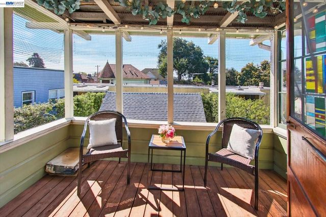 2214 2214 Clinton Ave, Alameda, CA 94501