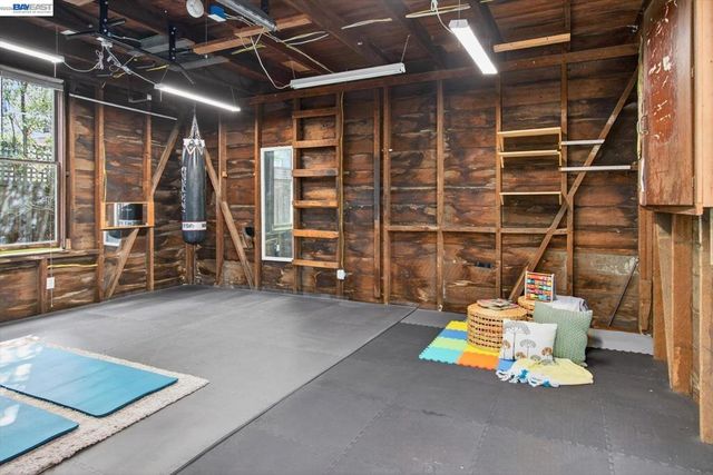 2214 2214 Clinton Ave, Alameda, CA 94501