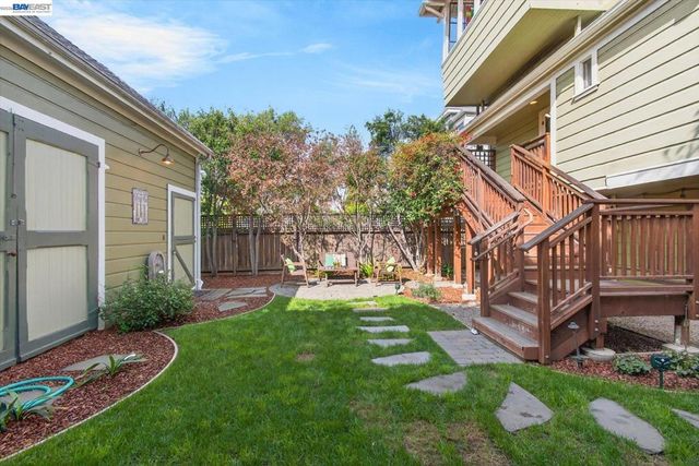 2214 2214 Clinton Ave, Alameda, CA 94501