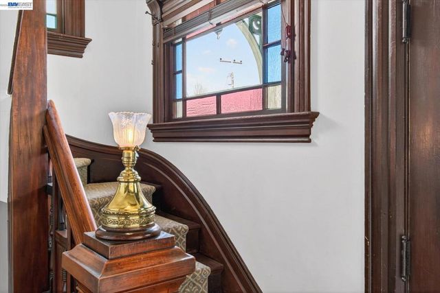 2214 2214 Clinton Ave, Alameda, CA 94501