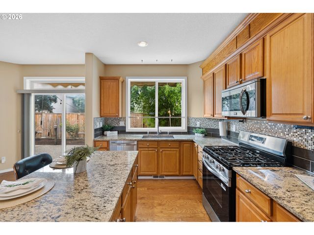 1264 Ne Estelle Ct, Hillsboro, OR 97124