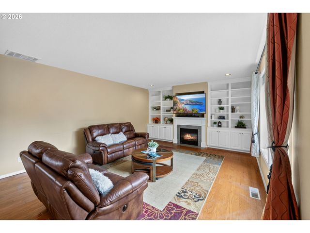 1264 Ne Estelle Ct, Hillsboro, OR 97124