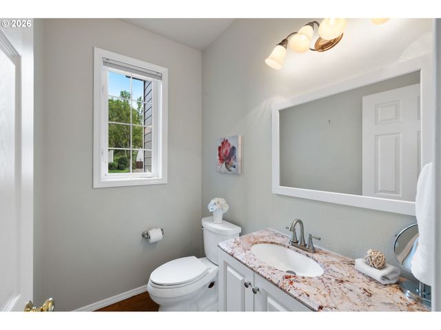 1264 Ne Estelle Ct, Hillsboro, OR 97124