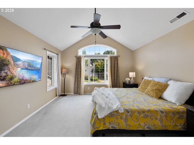 1264 Ne Estelle Ct, Hillsboro, OR 97124