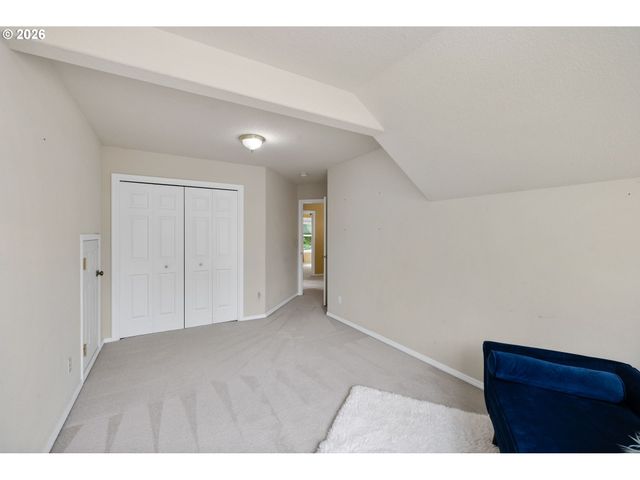 1264 Ne Estelle Ct, Hillsboro, OR 97124