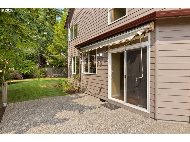 1264 Ne Estelle Ct, Hillsboro, OR 97124