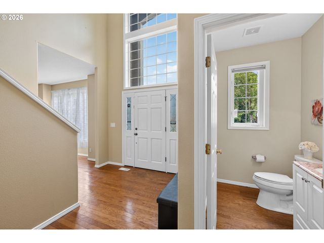 1264 Ne Estelle Ct, Hillsboro, OR 97124
