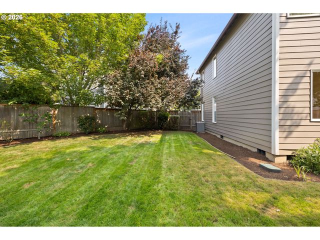 1264 Ne Estelle Ct, Hillsboro, OR 97124