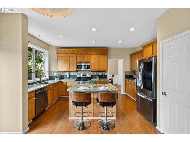 1264 Ne Estelle Ct, Hillsboro, OR 97124
