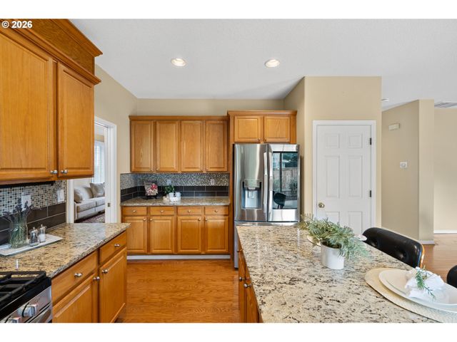 1264 Ne Estelle Ct, Hillsboro, OR 97124