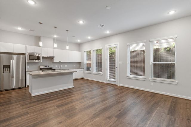 604 Thornton Oaks Lane, Houston, TX 77018