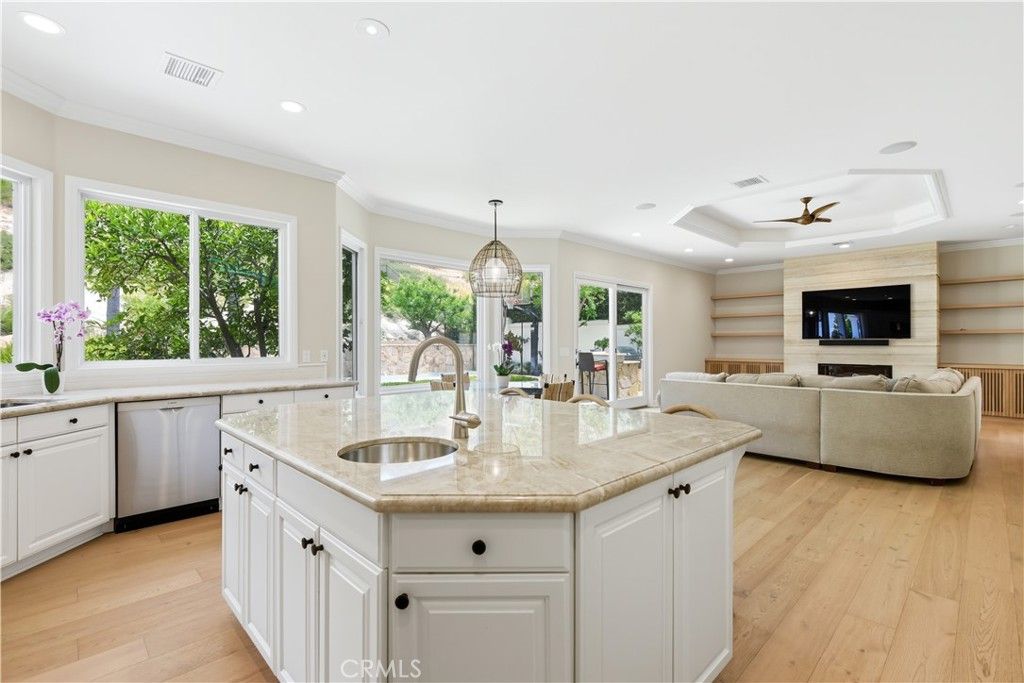 Image 14 of property listing at 3124 MOUNTAIN PARK, Calabasas, CA 91302