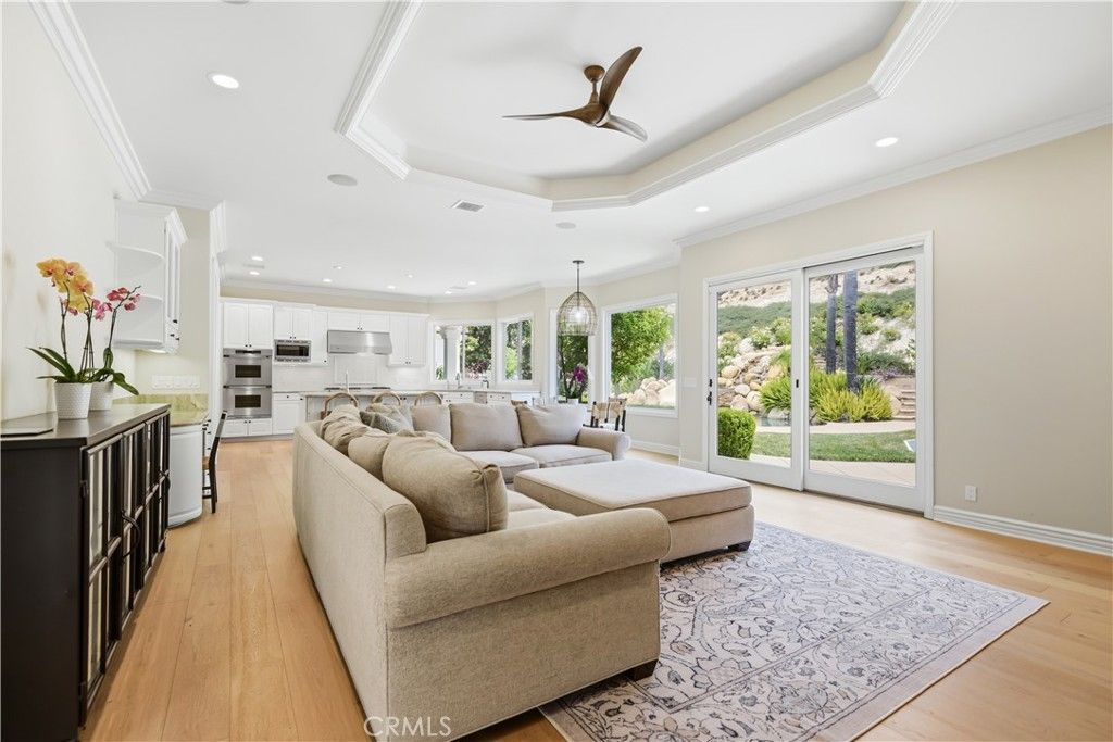Image 8 of property listing at 3124 MOUNTAIN PARK, Calabasas, CA 91302