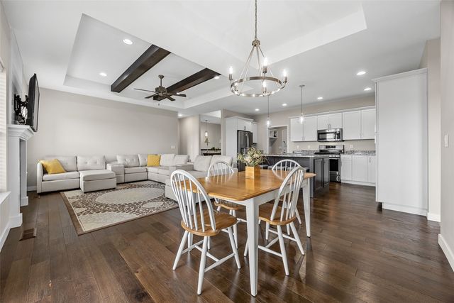 1315 E Tartan Dr, North Liberty, IA 52317