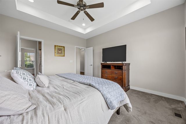 1315 E Tartan Dr, North Liberty, IA 52317