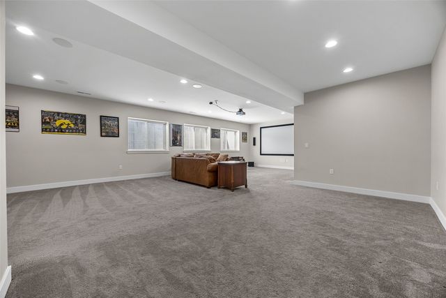 1315 E Tartan Dr, North Liberty, IA 52317