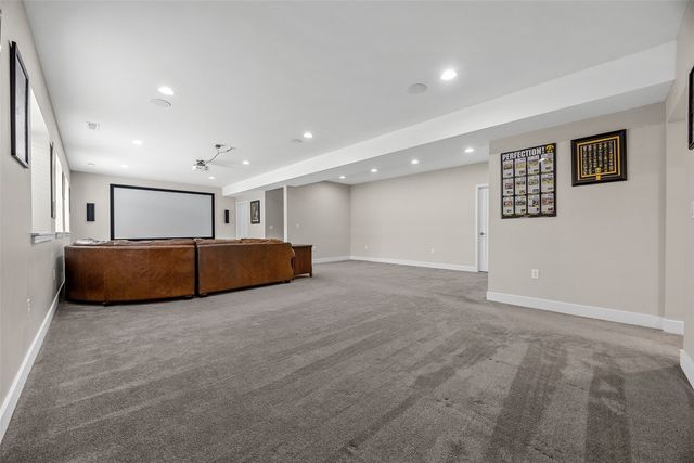 1315 E Tartan Dr, North Liberty, IA 52317