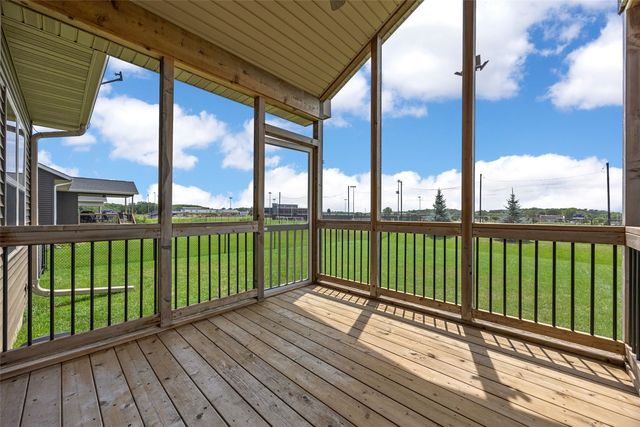 1315 E Tartan Dr, North Liberty, IA 52317