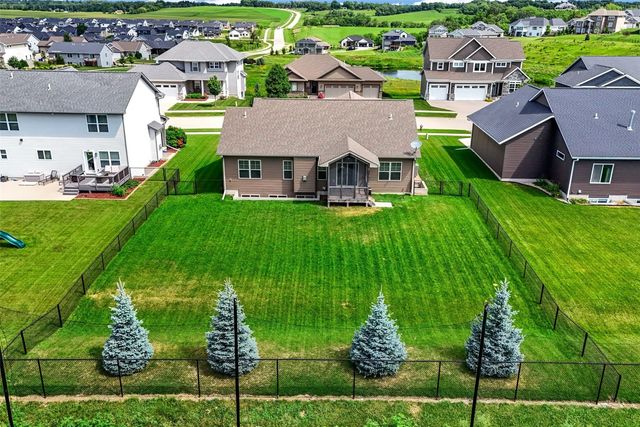 1315 E Tartan Dr, North Liberty, IA 52317