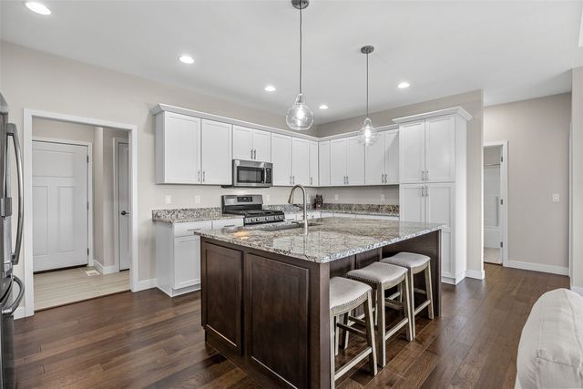 1315 E Tartan Dr, North Liberty, IA 52317