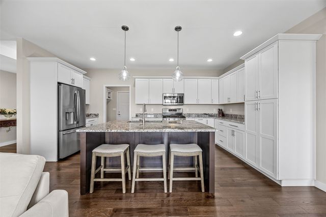 1315 E Tartan Dr, North Liberty, IA 52317