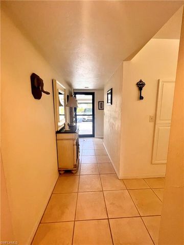 4240 Chantelle DR B103, Naples, FL 34112